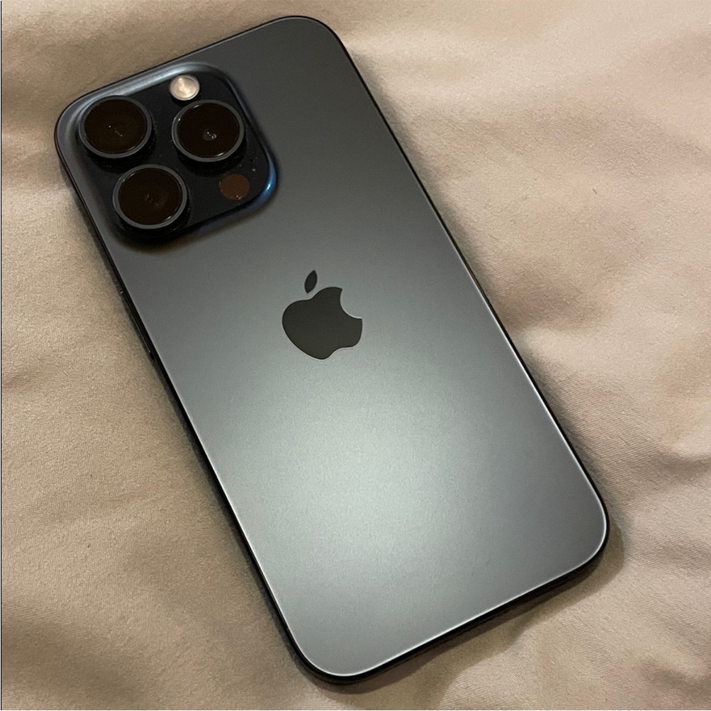Unlocked Apple IPhone 15 pro 128gb blue- any carrier